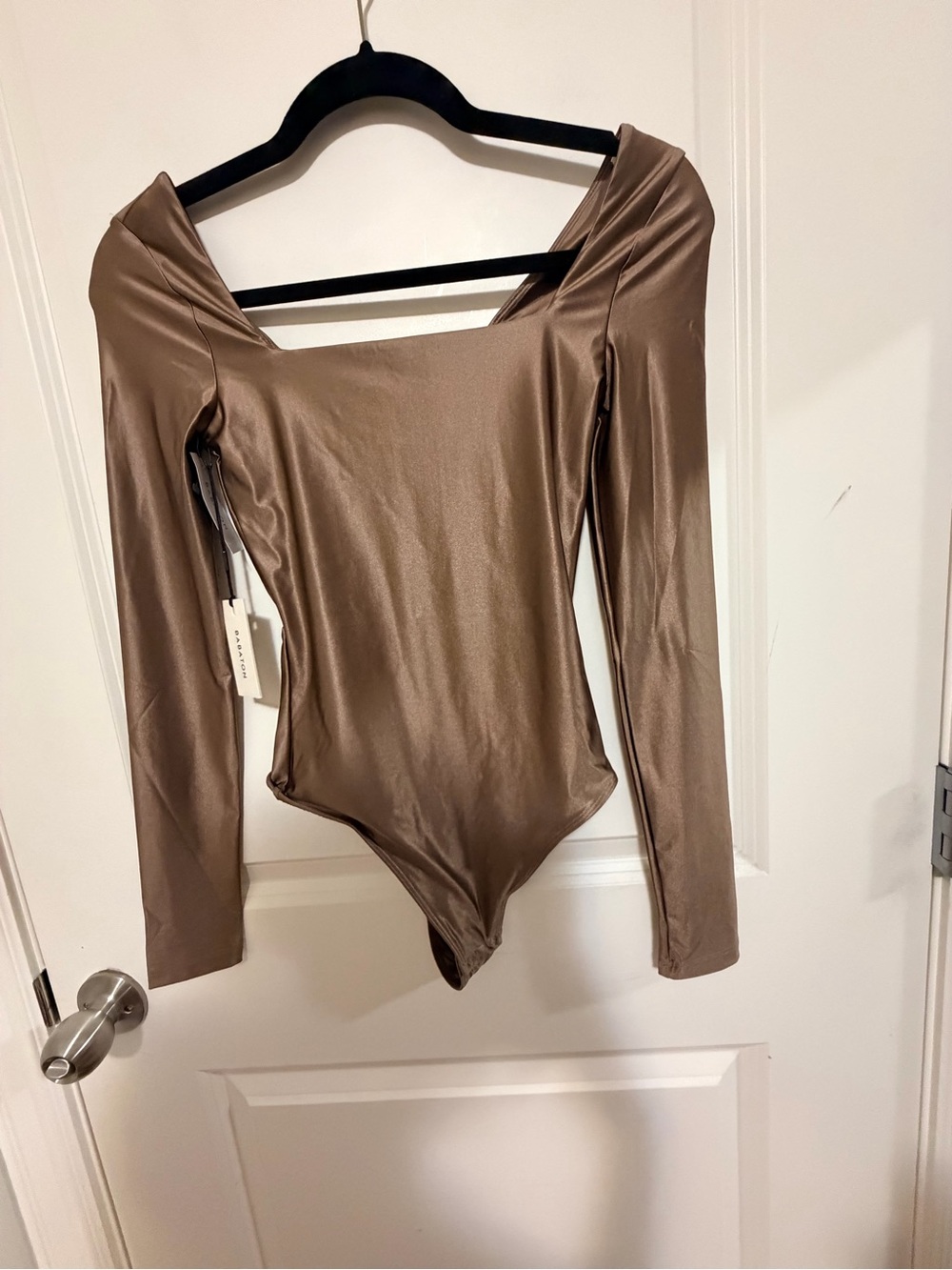 NWT Aritzia Babaton Satinette Longsleeve Bodysuit